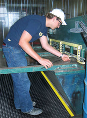 3M Safety-Walk Dome Cushion Mat 3500 black with yellow edging Single